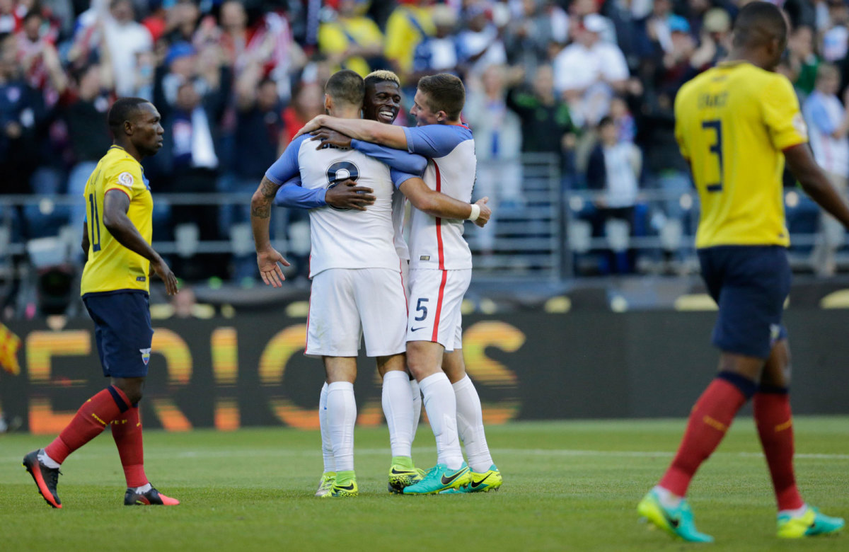 Zardes-USA-Ecuador-Gallery.jpg