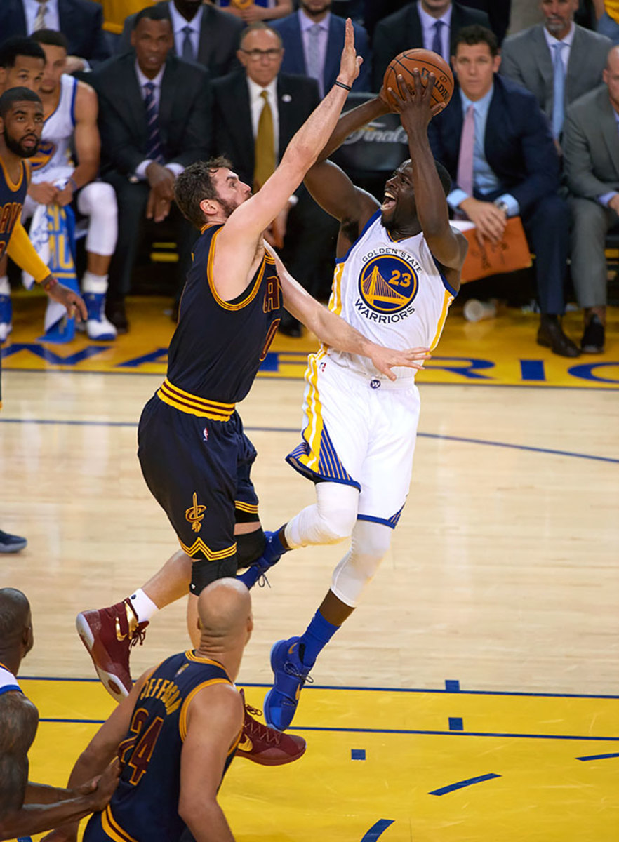 22-NBA-Finals-Game-2-Draymond-Green-Kevin-Love-SI141_TK1_03592.jpg