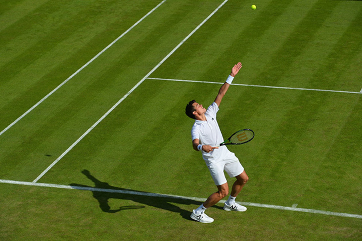 milos-raonic-serve-data-front.jpg