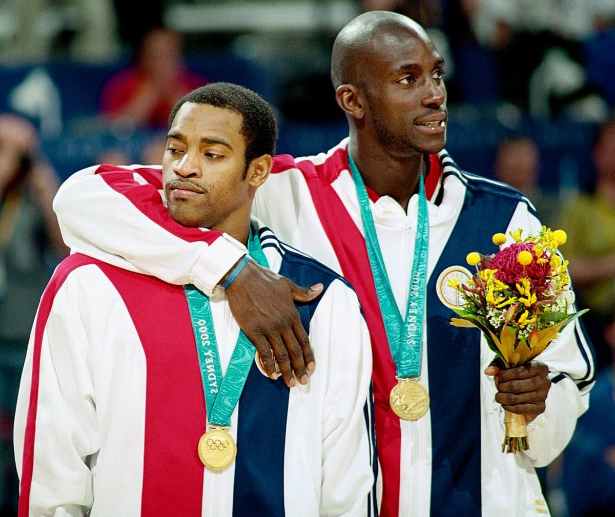 2000-Kevin-Garnett-Vince-Carter-001083815.jpg