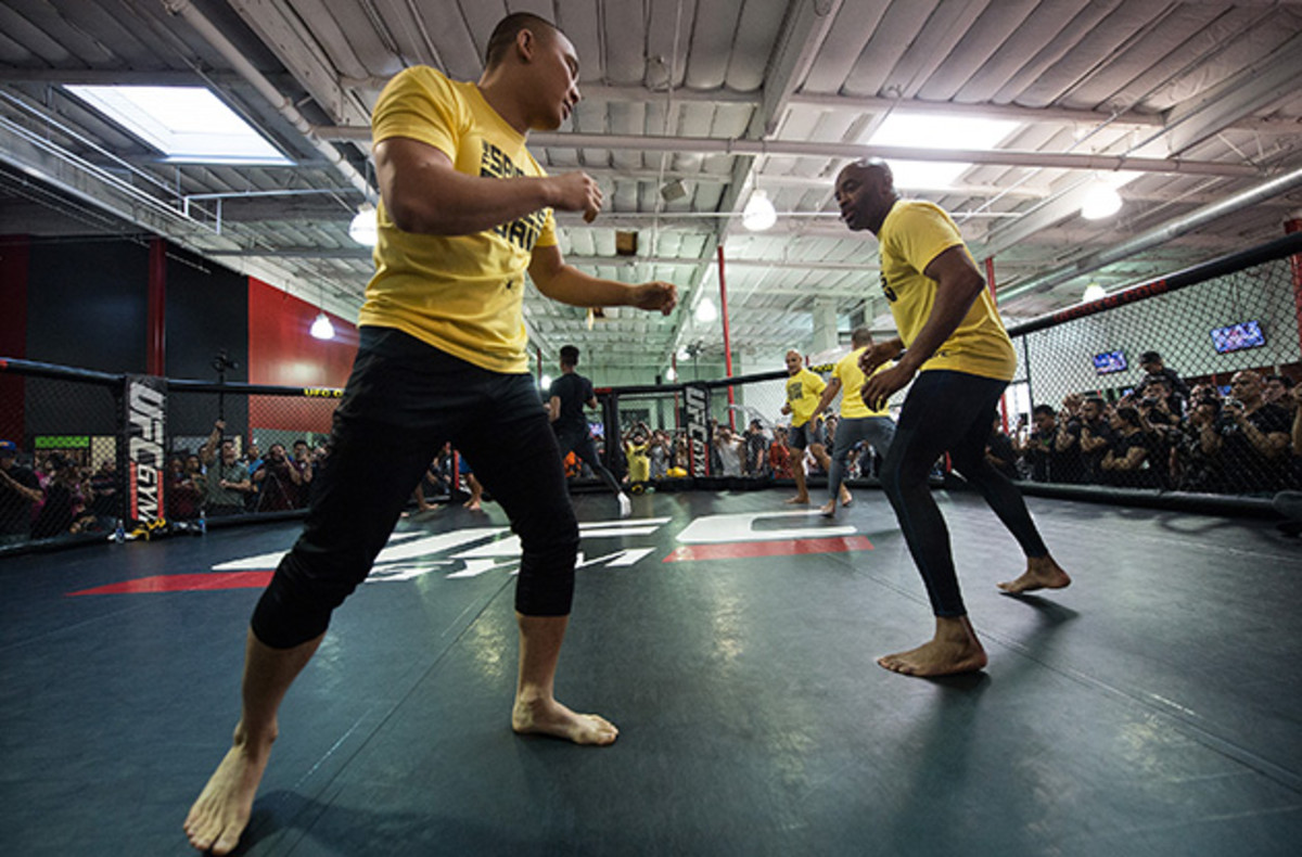 anderson-silva-michael-bisping-ufc-fight-night-83-crash-course-630-2.jpg