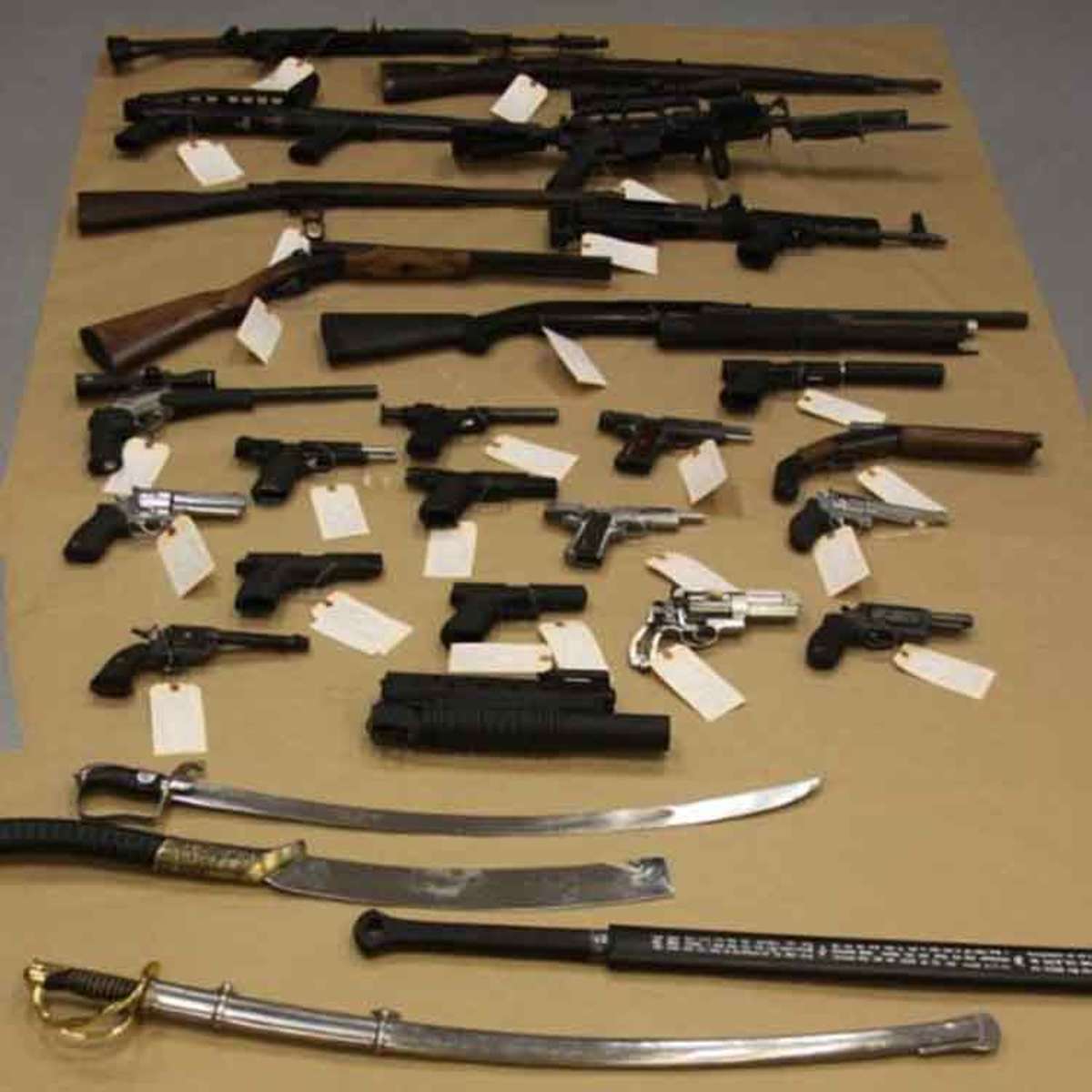 robert-swifts-guns-police.jpg
