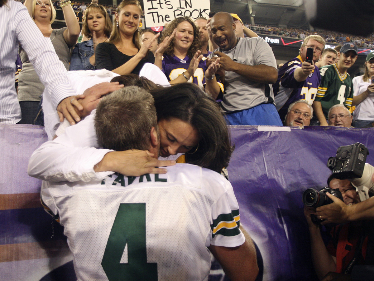 brett-favre-touchdown-record.jpg