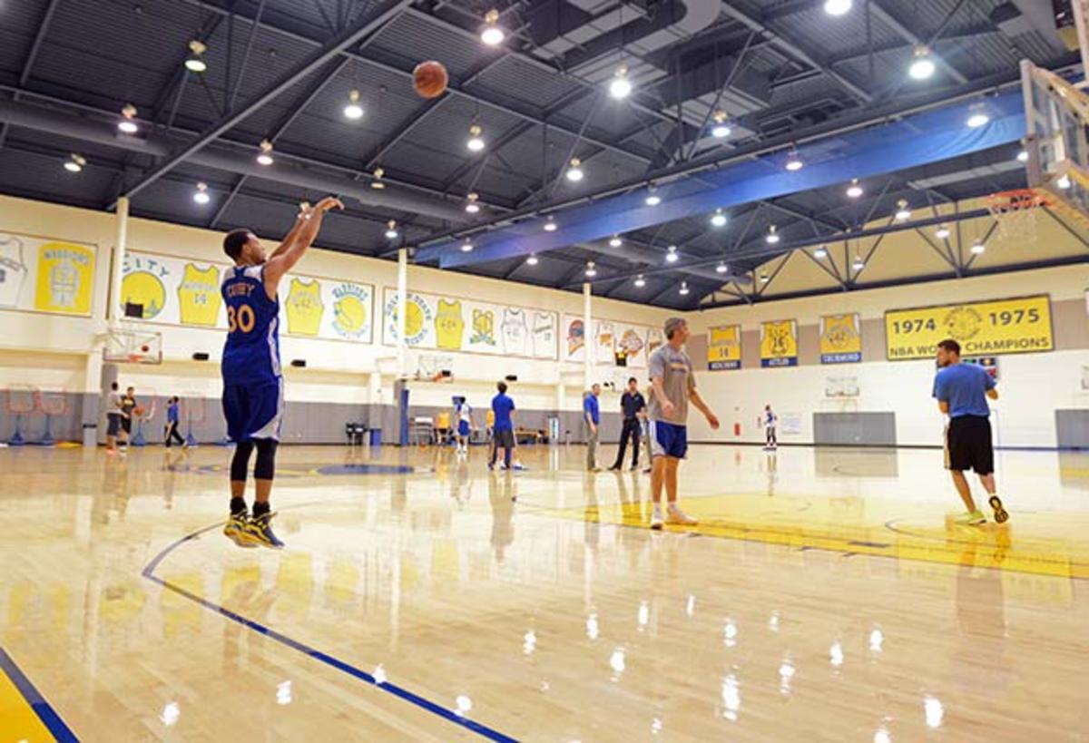 stephen-curry-wariors-shot.jpg