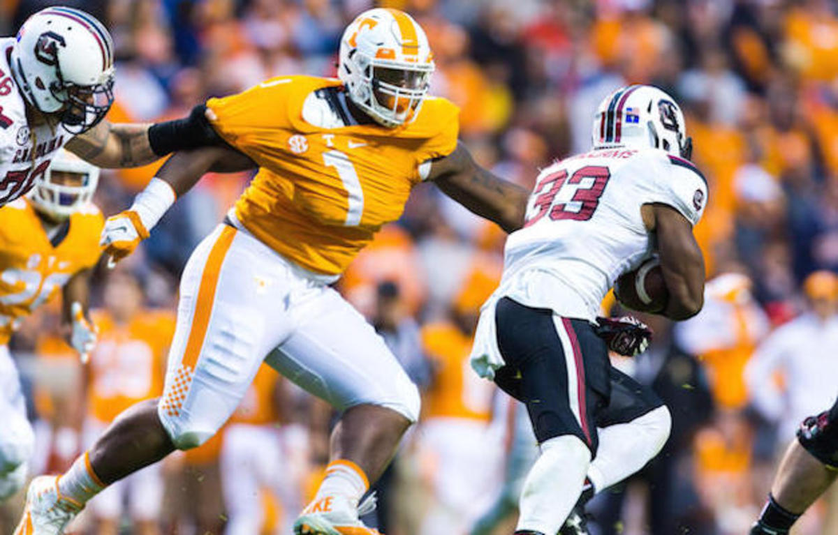 tennessee-volunteeers-kahlil-mckenzie.jpg
