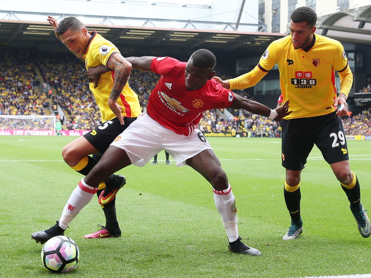 paul-pogba-trapped.jpg