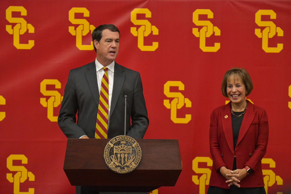 110719-USC-AD-MIKE-BOHN-INTRODUCTION-MCGILLEN_MCG8626 (1)