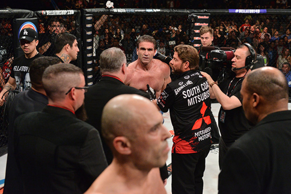 ken-shamrock-royce-gracie-bellator-149-mma-fighting-630-3.jpg