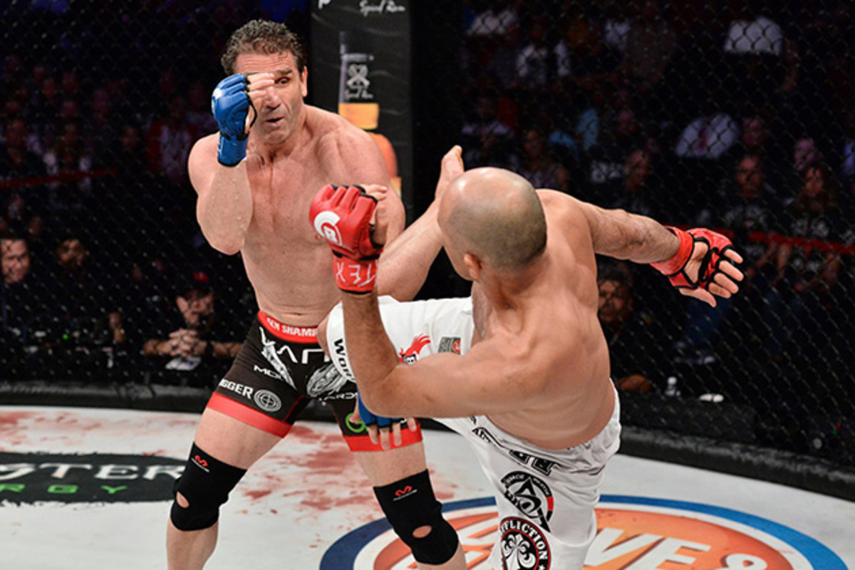 ken-shamrock-royce-gracie-bellator-149-mma-fighting-630-2.jpg