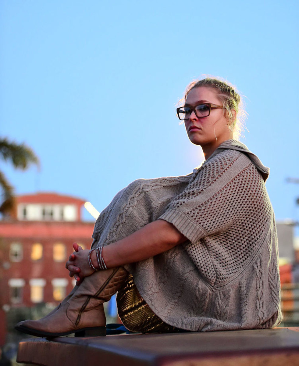 Ronda-Rousey-X159538_TK1_00401D.jpg