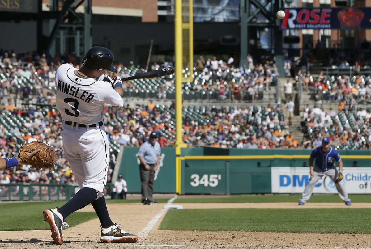 Kinsler-walkoff.jpg