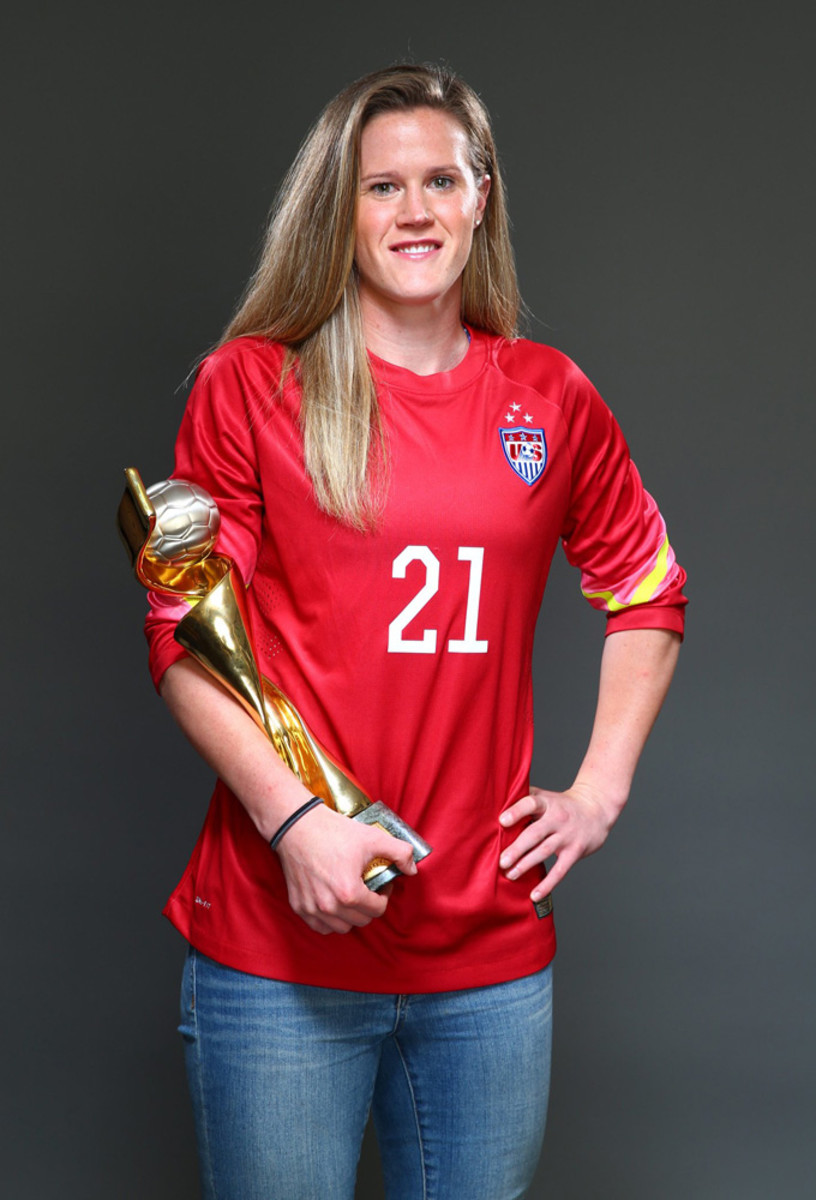 alyssa-naeher-outtake.jpg