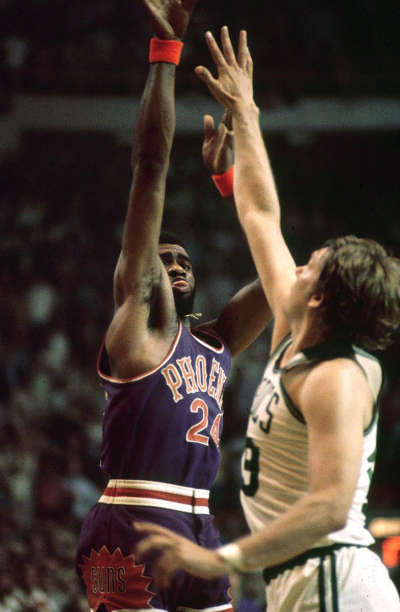 1976-Game-5-Gar-Heard-005587928.jpg