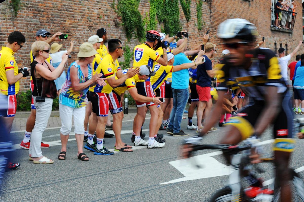 tour-de-france-fans-479564704_master.jpg