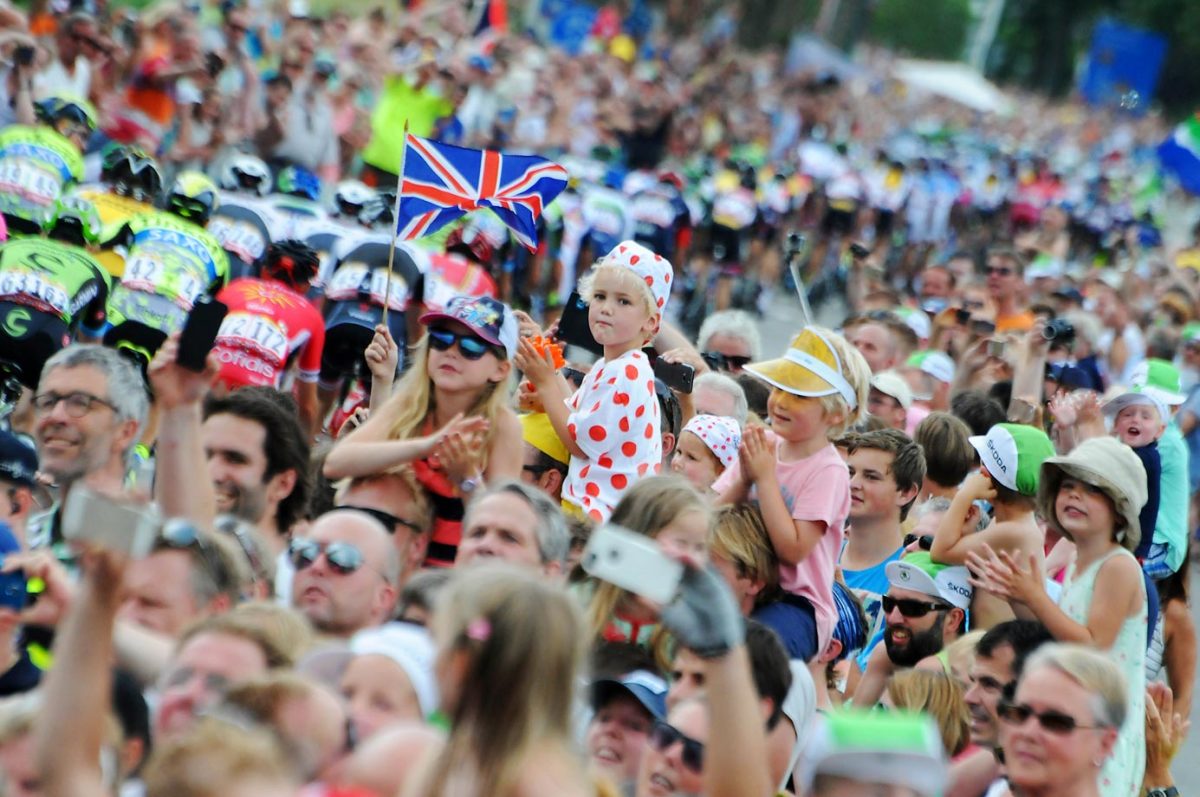 tour-de-france-fans-479564698_master.jpg