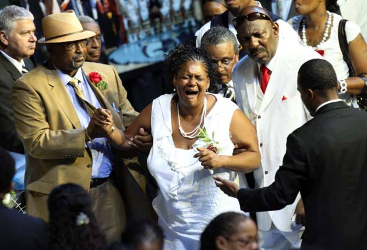 lorenzen-wright-funeral-joe-murphy.jpg
