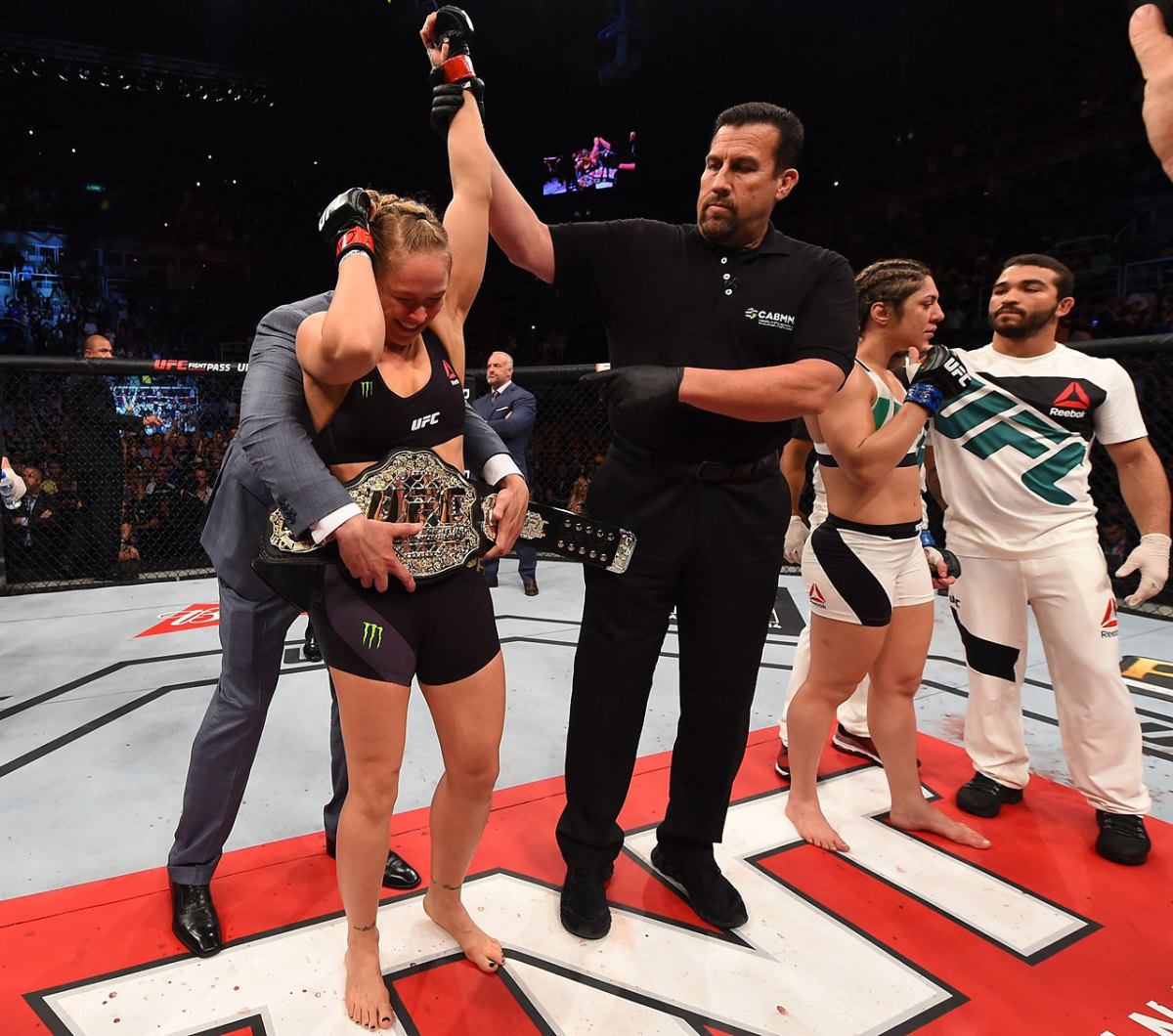 Ronda-Rousey-defeats-bethe-correia-14.jpg