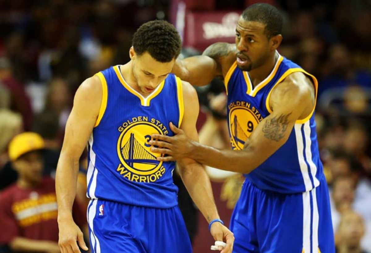 stephen-curry-andre-iguodala.jpg
