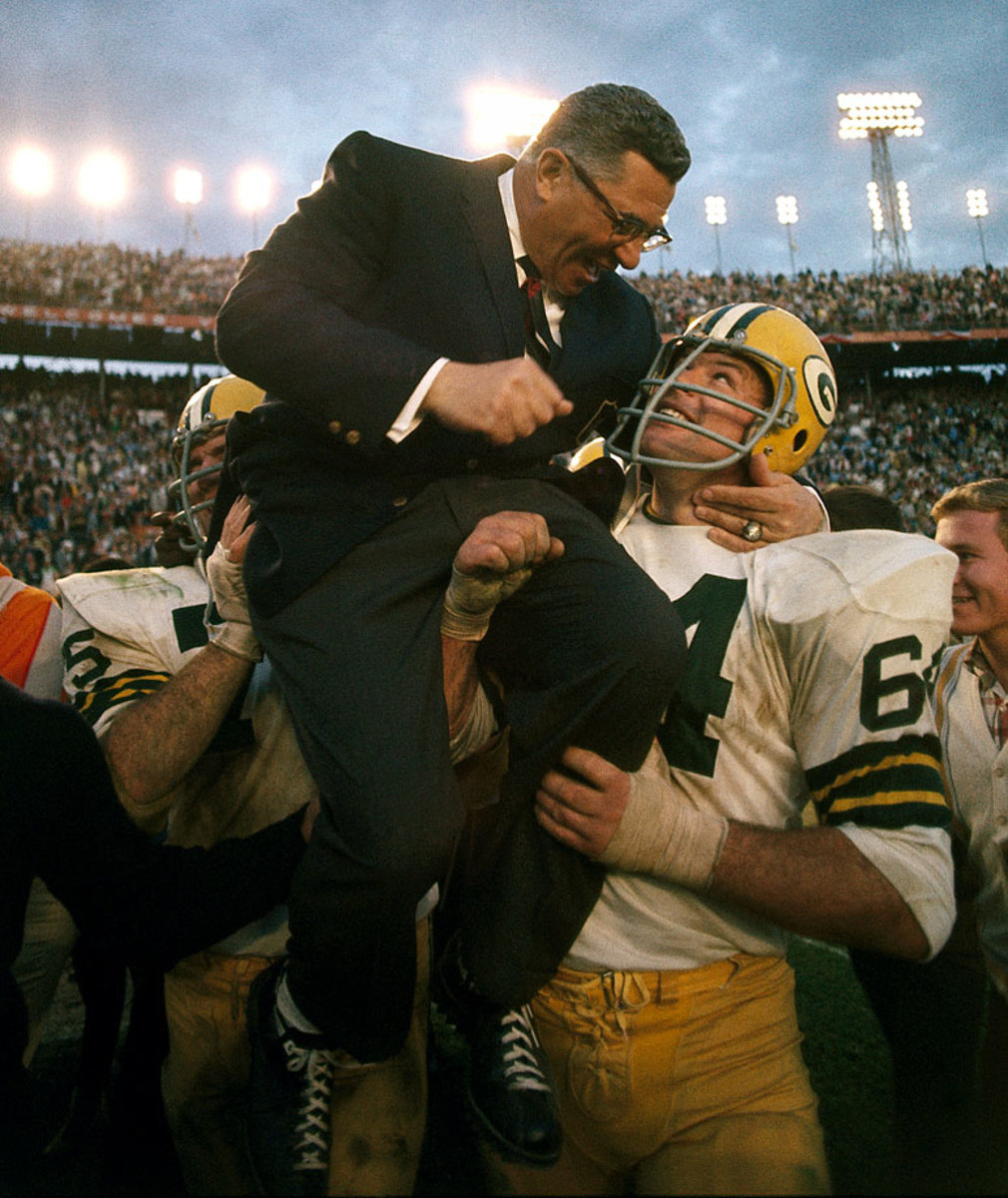1968-0114-Super-Bowl-II-Vince-Lombardi-Jerry-Kramer-Forrest-Gregg-001158044.jpg