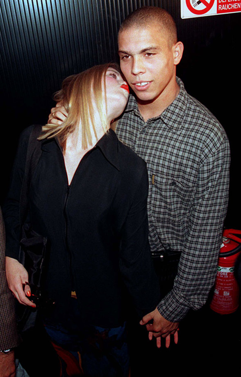 1997-1002-Ronaldo-girlfriend-Susana-Werner.jpg