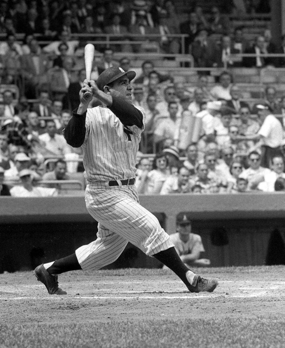 1956-yogi-berra-001092144.jpg
