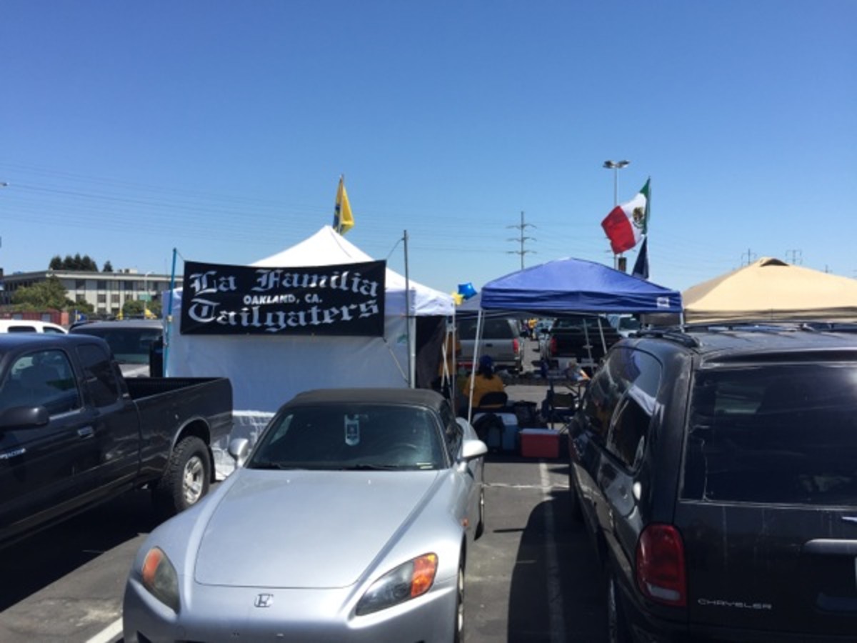 warriors-tailgate