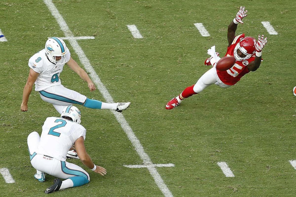 3-dolphins-Caleb-Sturgis-auerbach-getty.jpg