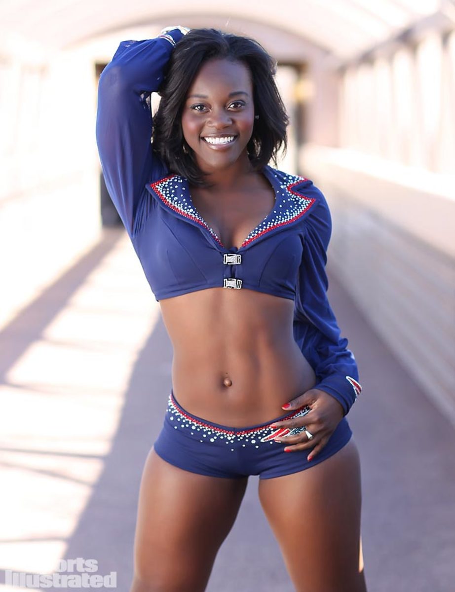 00-Individuals-01-Pro_Bowl_Cheer-BY-0291_0.jpg