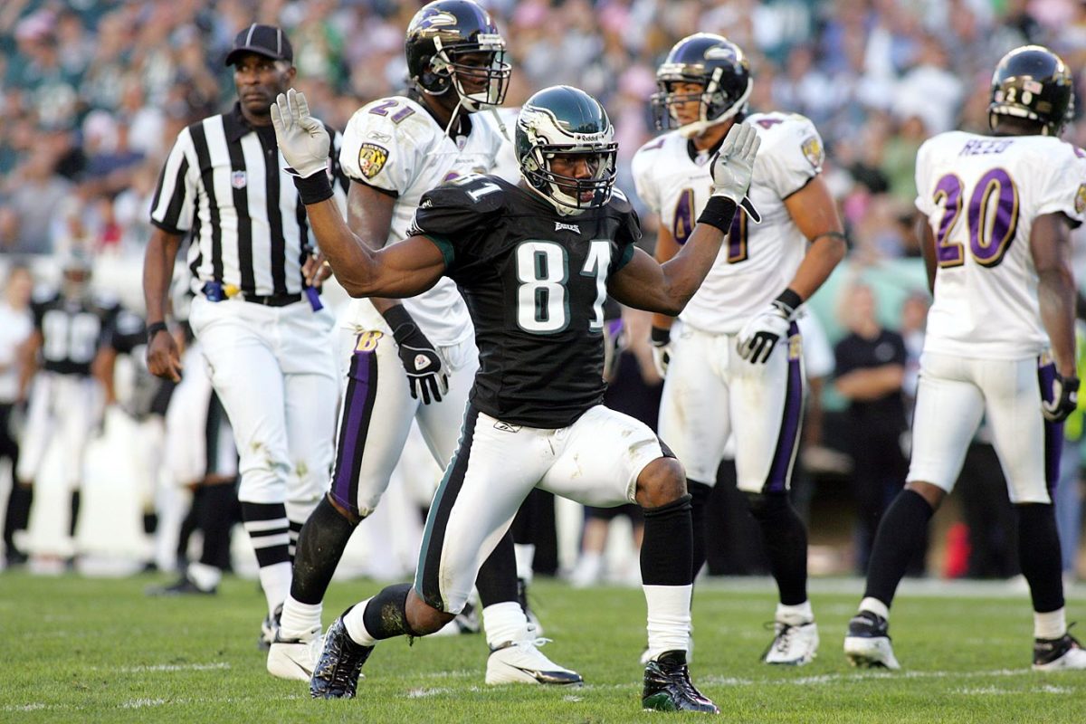 2004-trade-Terrell-Owens-001315700.jpg