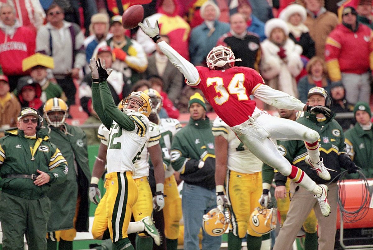 1996-Dale-Carter-Don-Beebe-005530049.jpg