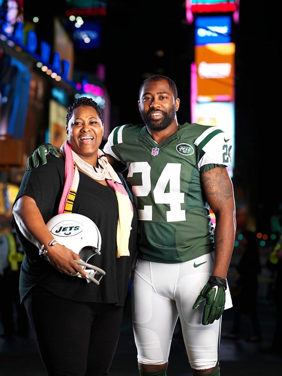 darrelle-revis-X159547_TK1_236.jpg