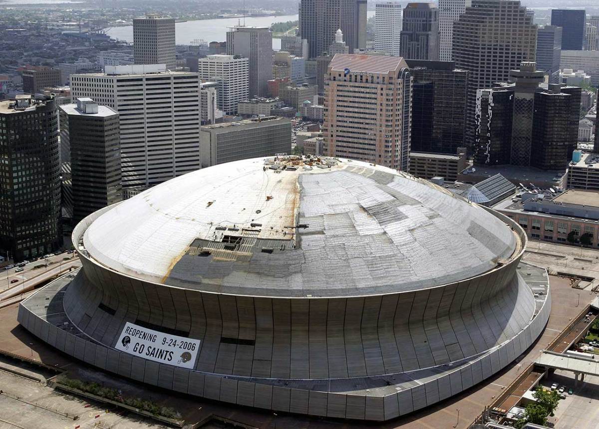 08-Superdome-reconstruction-SUPERDOME-REBIRTH-FOOT(2).jpg