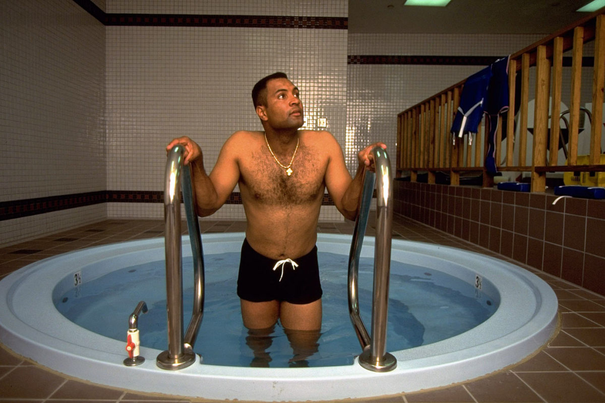 1995-Sandy-Alomar-Jr-jacuzzi-05720508.jpg