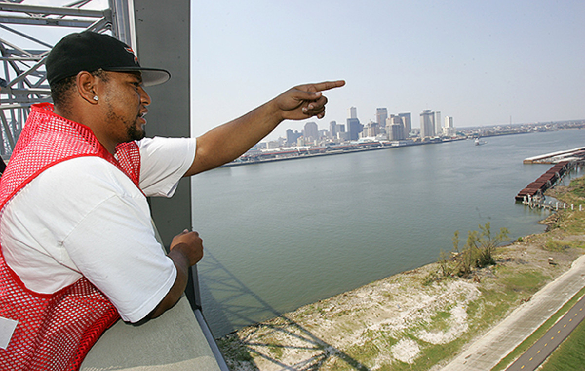 deuce-mcallister-new-orleans-hurricane-katrina-4.jpg