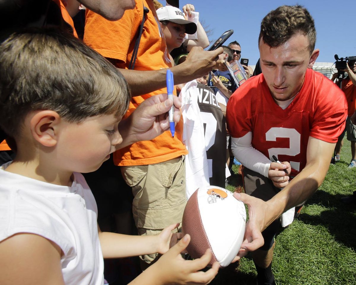 2015-0730-Johnny-Manziel-fan.jpg