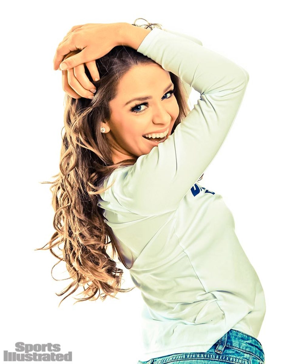 01-Anne_Exclusive-YP5_8355.jpg