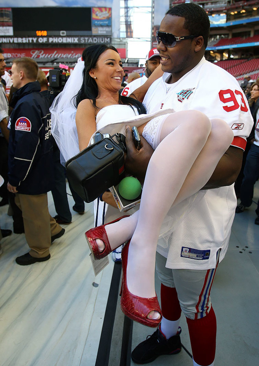 2008-super-bowl-xlii-media-day-jay-alford-ines-gomez.jpg