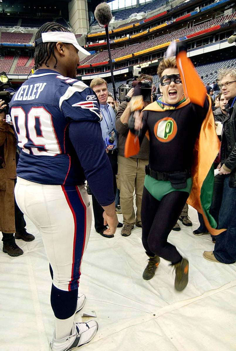 2004-super-bowl-xxxviii-media-day-ethan-kelley-pick-boy.jpg