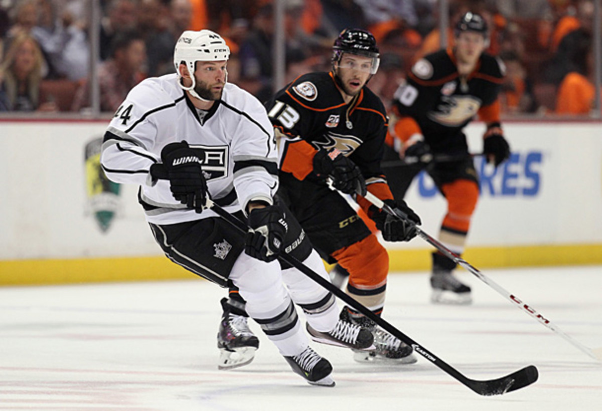 Robyn Regehr of the Los Angeles Kings