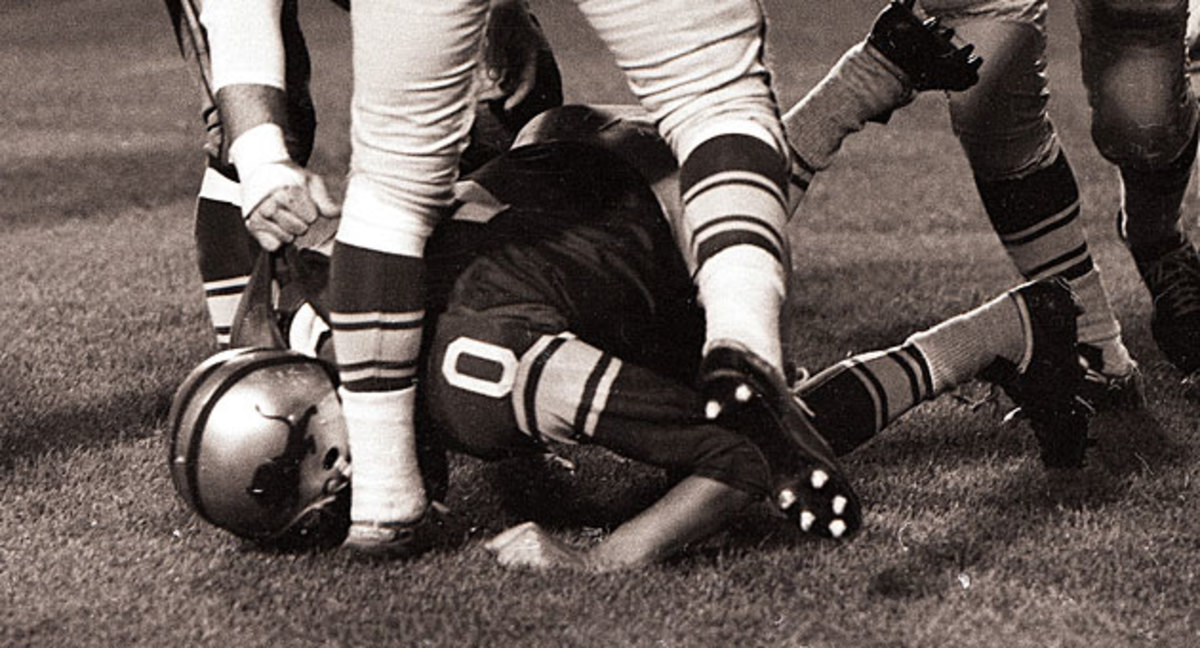 Plimpton got a view every NFL quarterback has seen sooner or later.