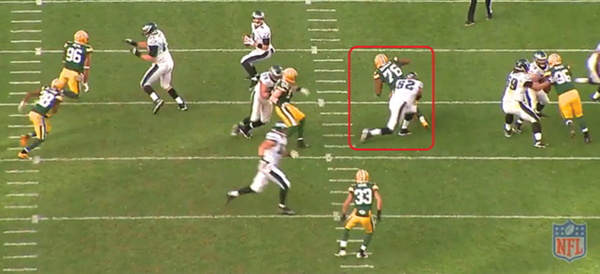 Mike-Daniels-Eagles3.jpg