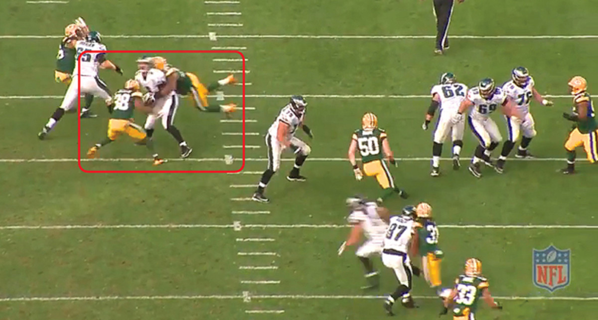 Mike-Daniels-Eagles4.jpg