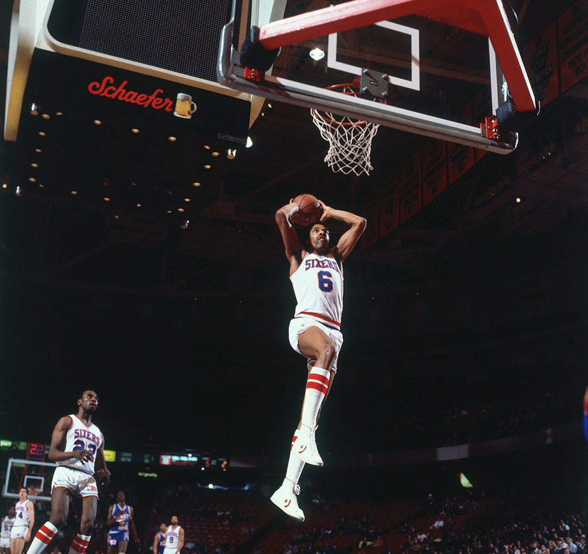 1981-Julius-Erving-001258141.jpg