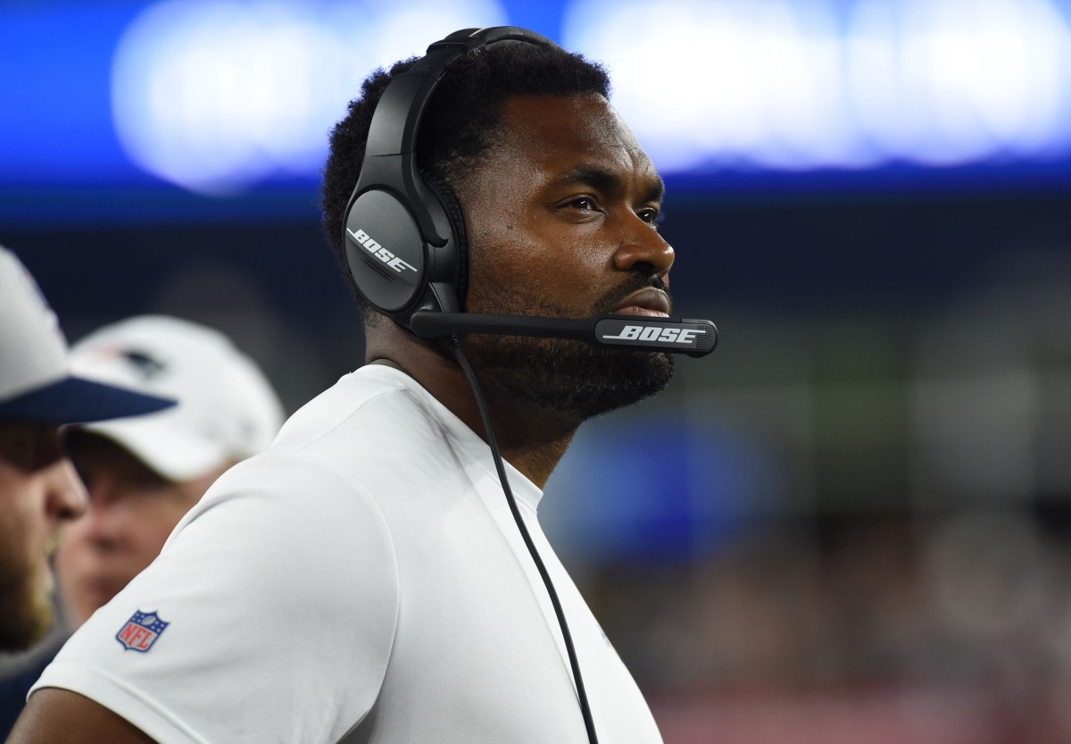 Linebackers coach Jerod Mayo