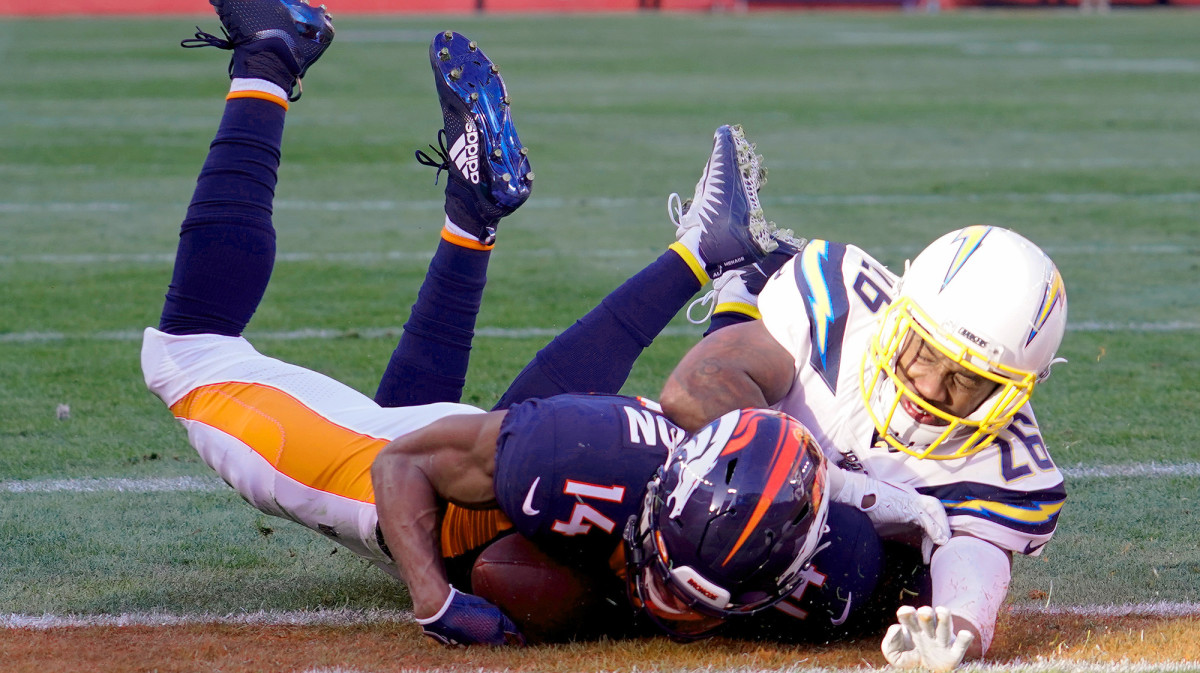 Before Sutton drew a controversial last-minute interference penalty on Hayward, he beat him for a 26-yard TD in the first quarter. 
