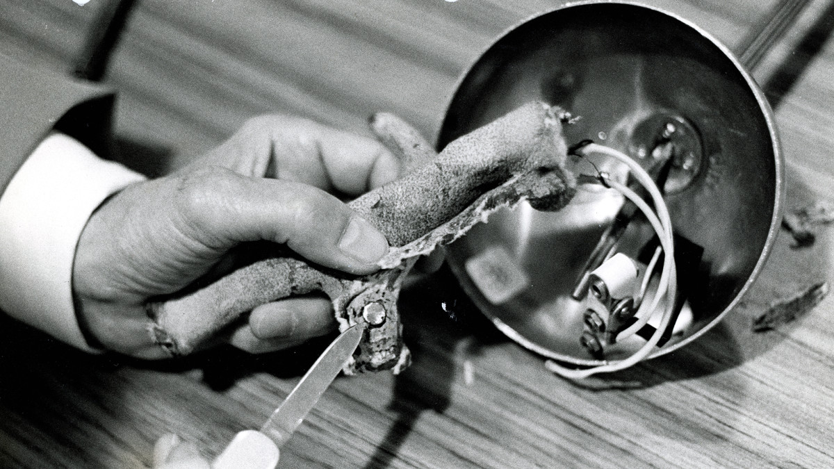 Onischenko’s épée had a button in the handle that allowed him to score at will.