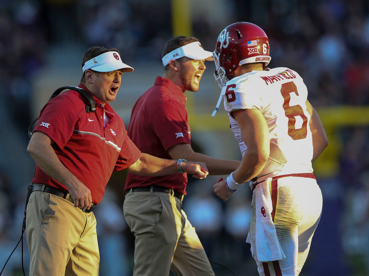 Bob Stoops, Lincoln Riley and Baker Mayfield in 2016