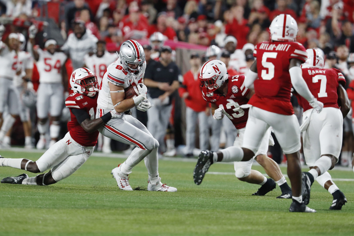 Luke Farrell embracing for contact after a catch last season at Nebraska.