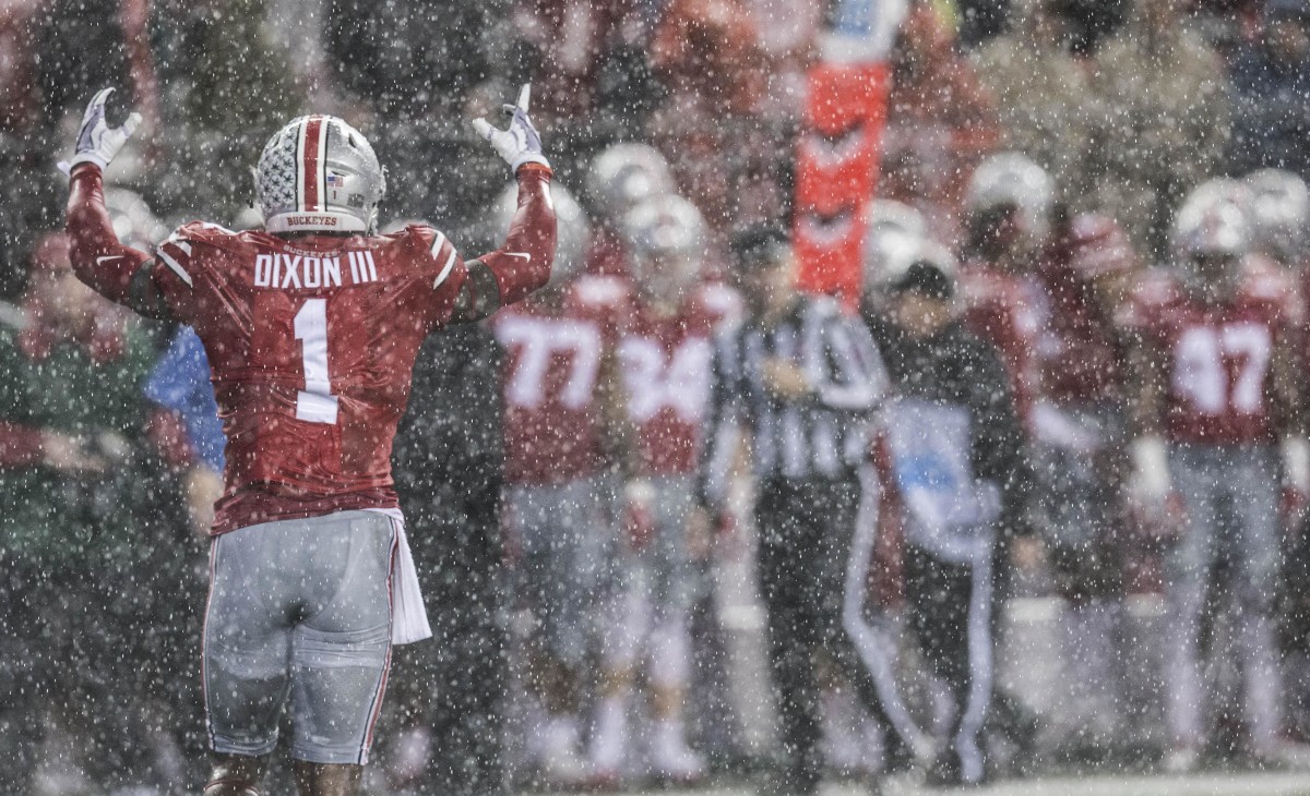Johnnie Dixon celebrates after beating Illinois in 2017.