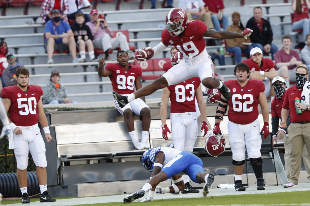 Billingsley goes airborne against Kentucky, 2020